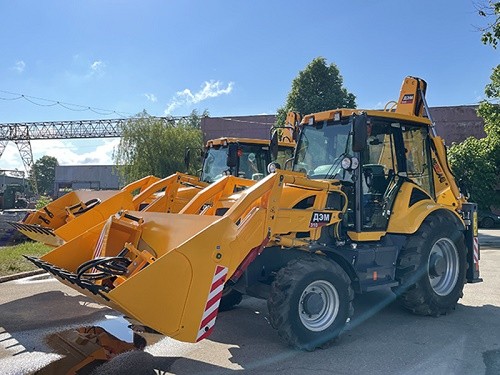 ООО «ДОРЭЛЕКТРОМАШ»: аренда строительной техники – экскаватора-погрузчика ДЭМ 310, SHANMON 388Н и крана-манипулятора